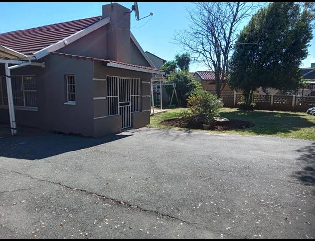 3 BEDROOM HOUSE FOR SALE IN CROYDON